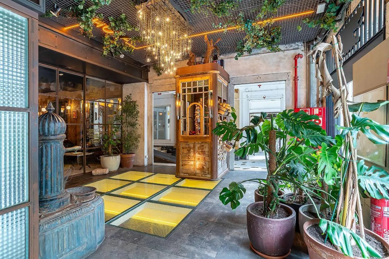 Casa Gracia Hostel Barcelona