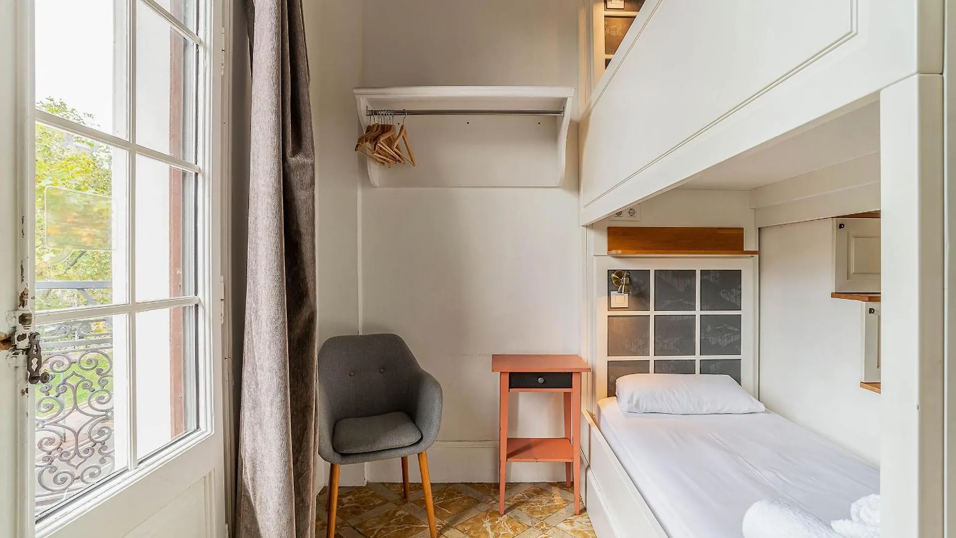 Casa Gracia Hostel Barcelona