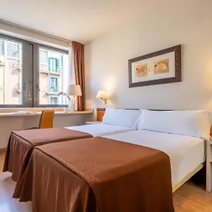 https://glories.topbarcelonahotels.com