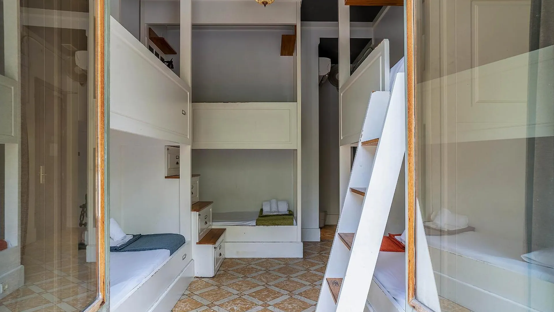 Hostel Casa Gracia Barcelona 0*,  Spanien