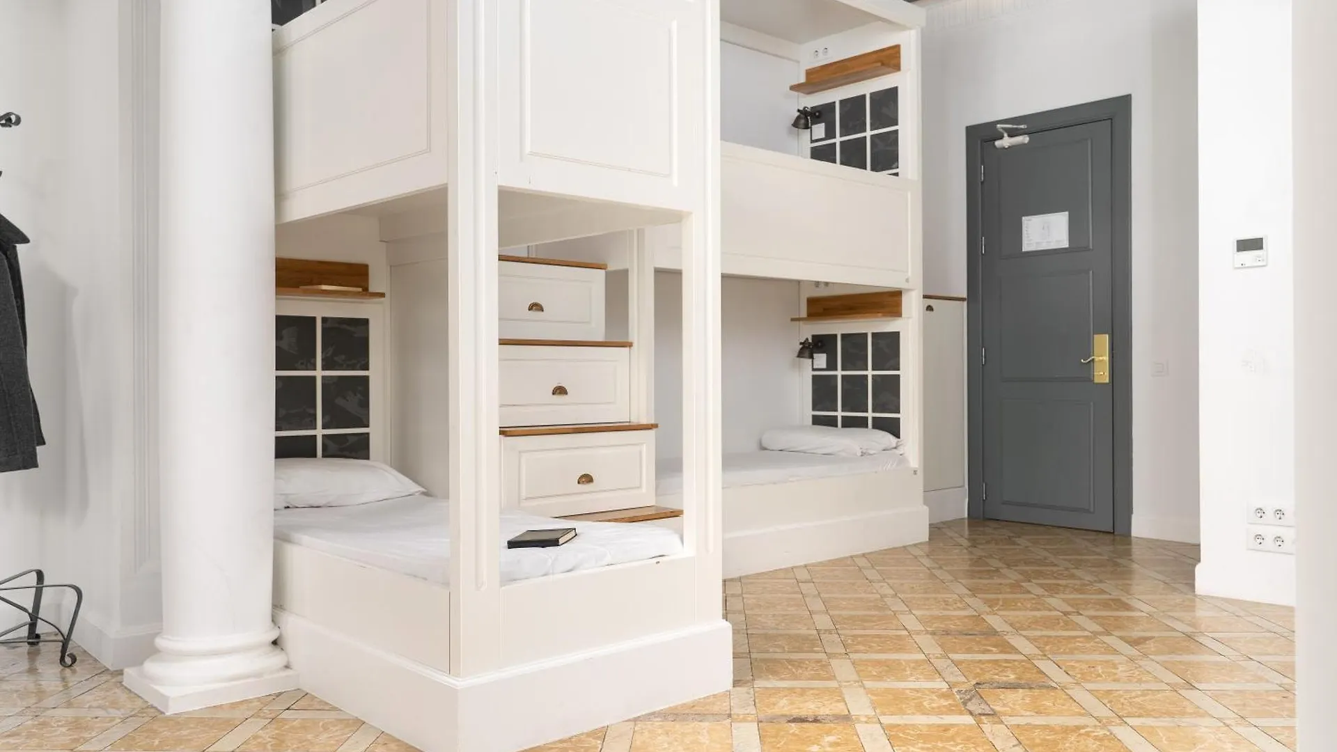 Hostel Casa Gracia Barcelona 0*,